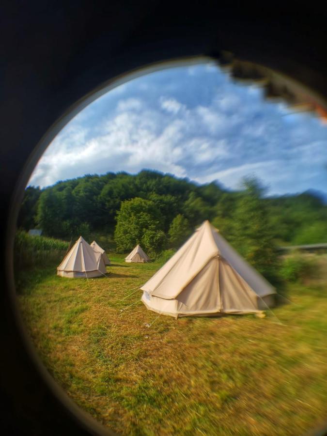 Hotel Luna Rock Glamping Brezoi - Blue Scai Zewnętrze zdjęcie