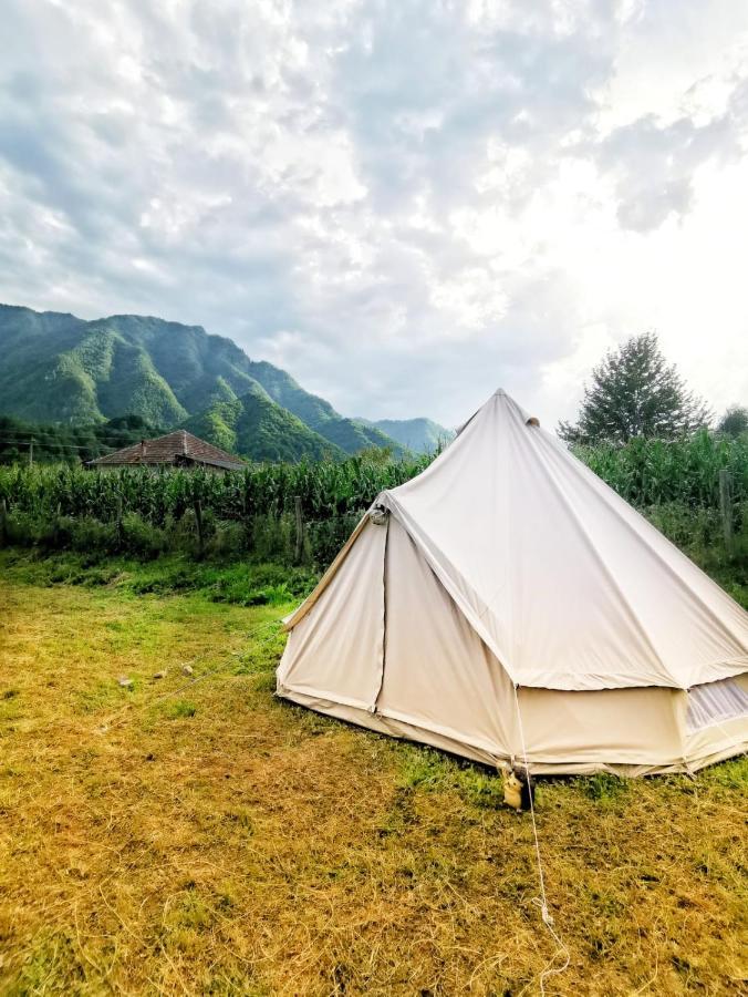 Hotel Luna Rock Glamping Brezoi - Blue Scai Zewnętrze zdjęcie