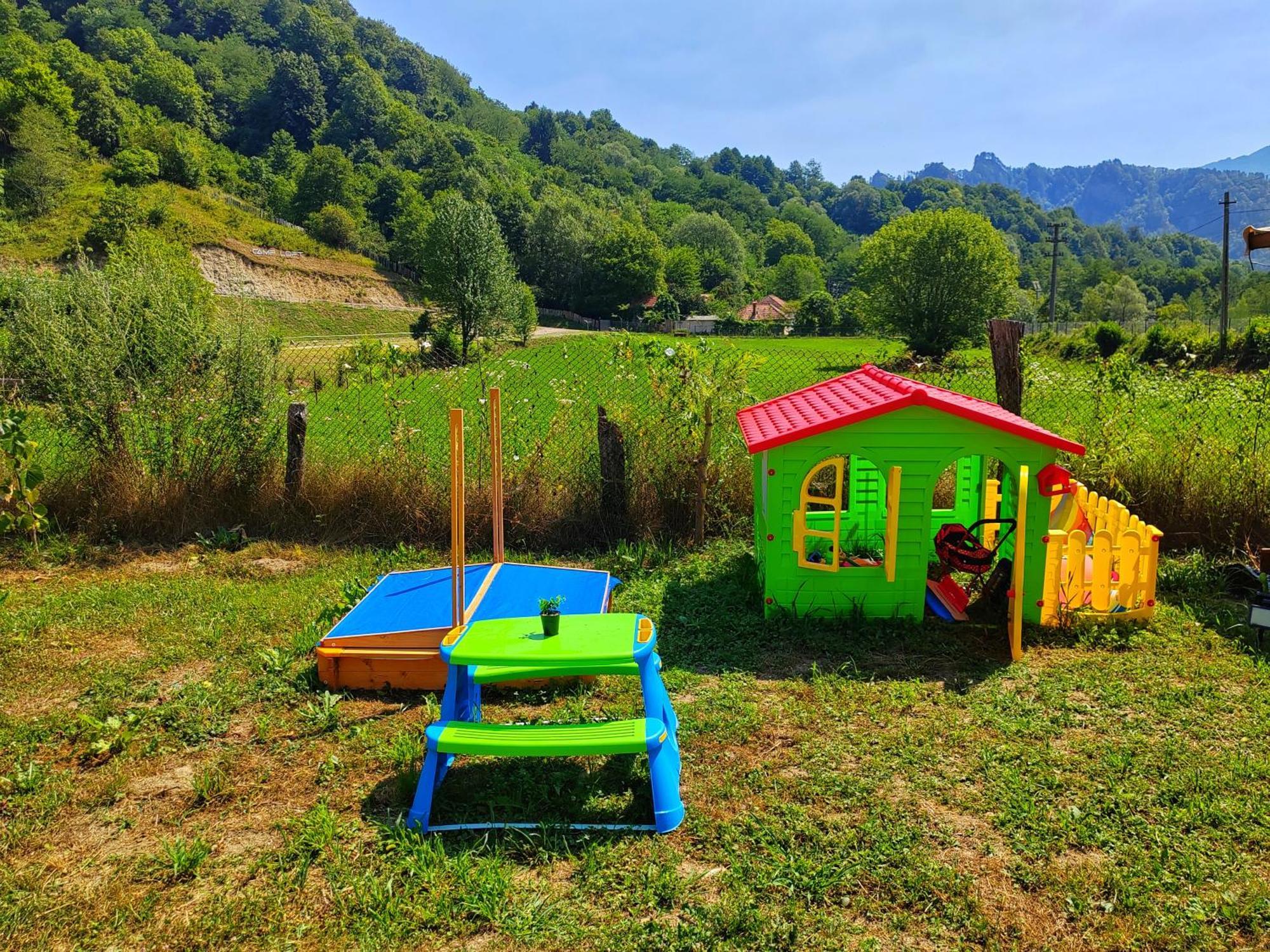 Hotel Luna Rock Glamping Brezoi - Blue Scai Zewnętrze zdjęcie