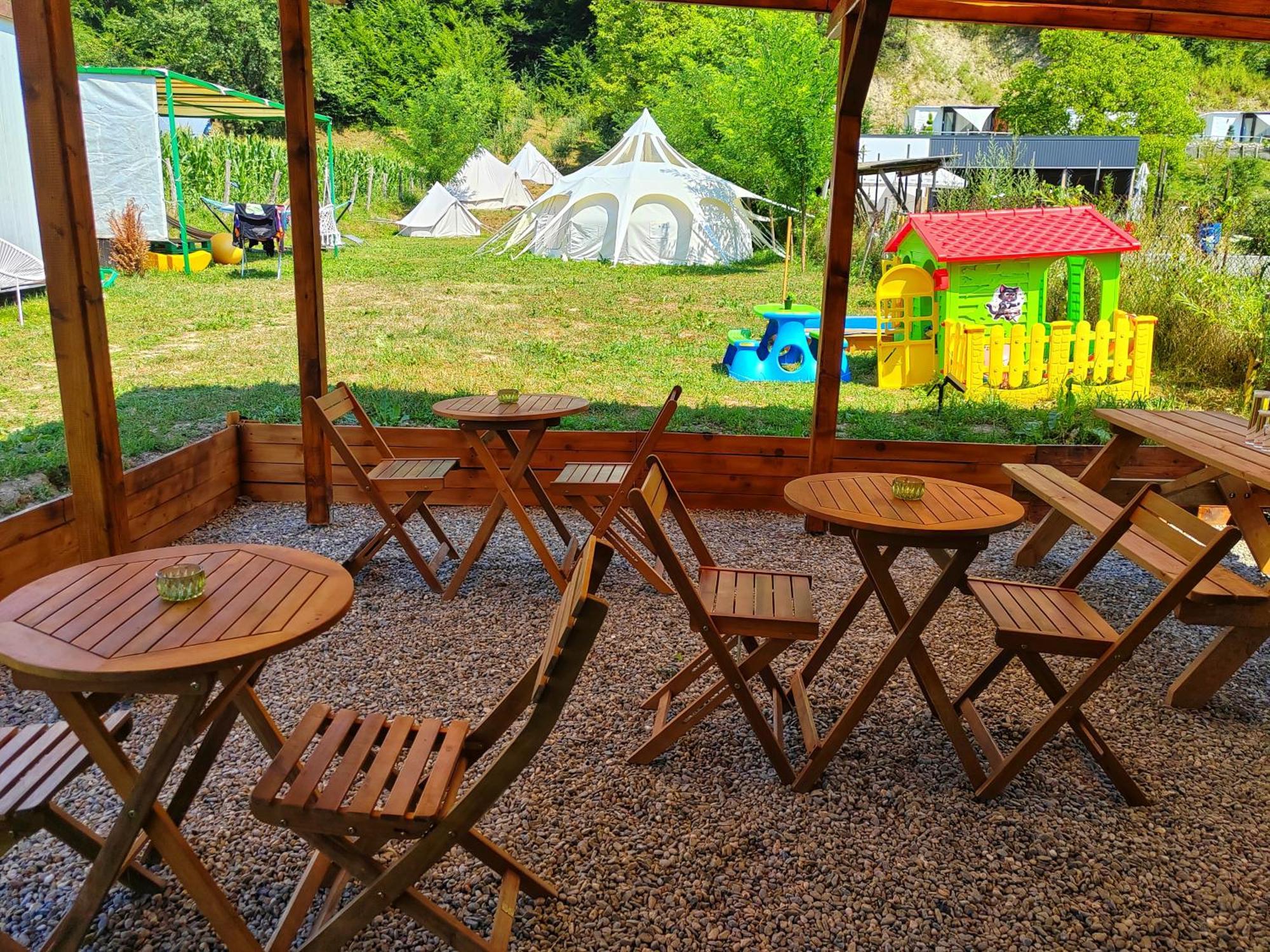 Hotel Luna Rock Glamping Brezoi - Blue Scai Zewnętrze zdjęcie