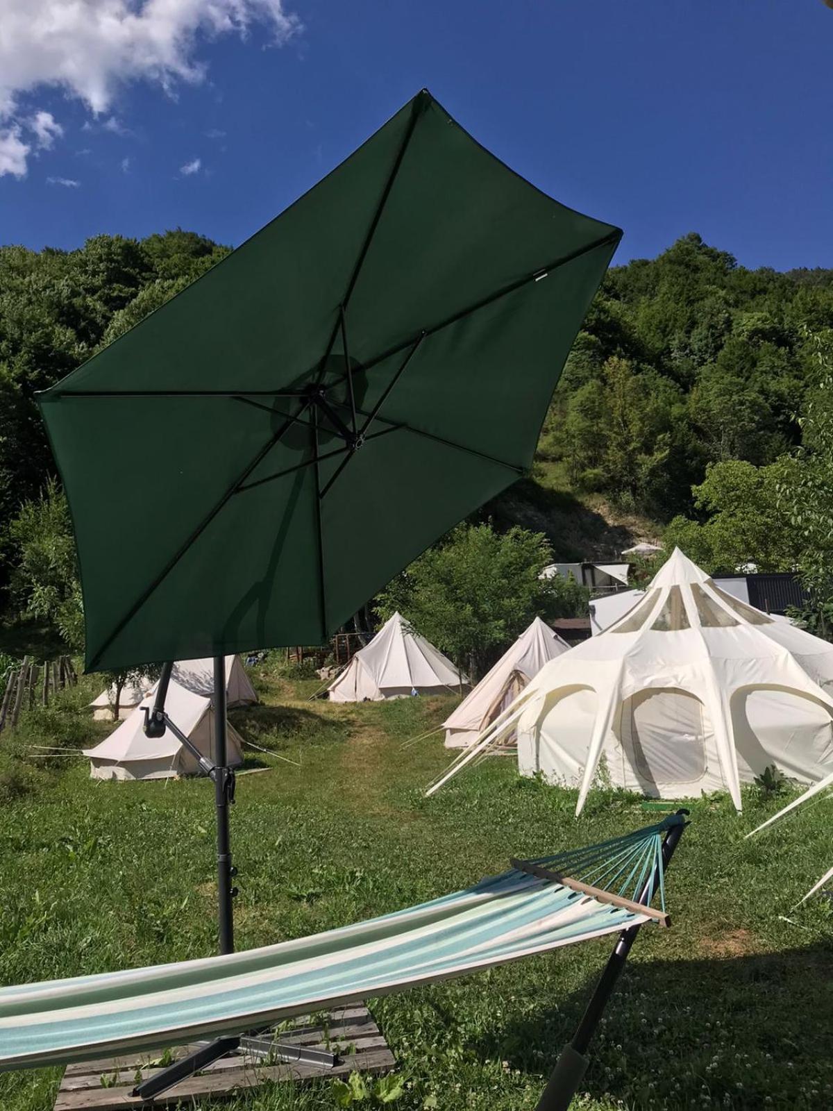 Hotel Luna Rock Glamping Brezoi - Blue Scai Zewnętrze zdjęcie